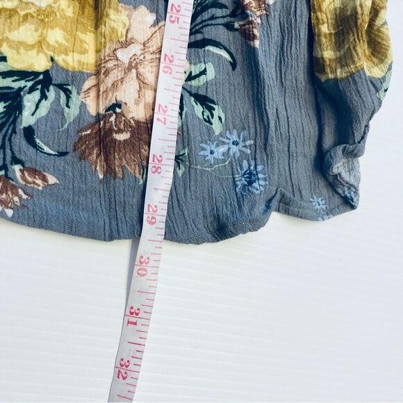 Torrid Floral Crinkled Gauze Cold Shoulder‎ Blouse Size 2 2X 18/20 Stone Gray - Picture 8 of 9